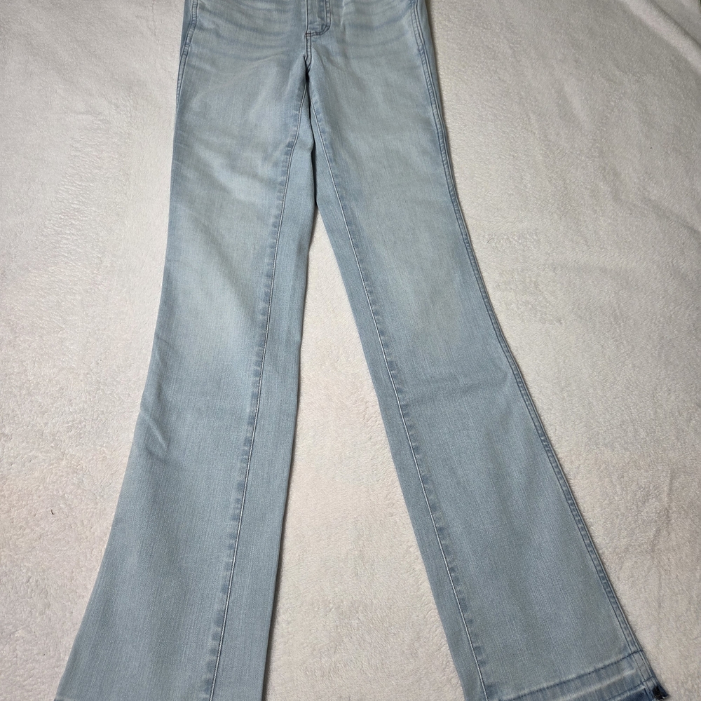 Wrangler Lainey Wilson Boot Hugger Sky Raw HemWomen's Jeans